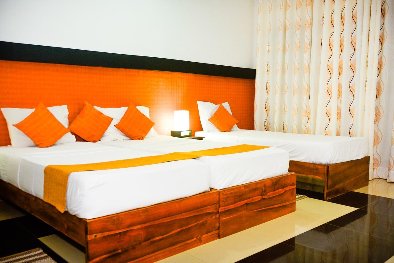 Rainbow Beach Hotel Negombo Exterior foto