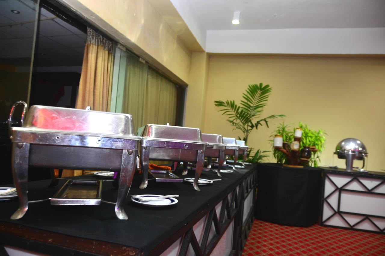 Rainbow Beach Hotel Negombo Exterior foto